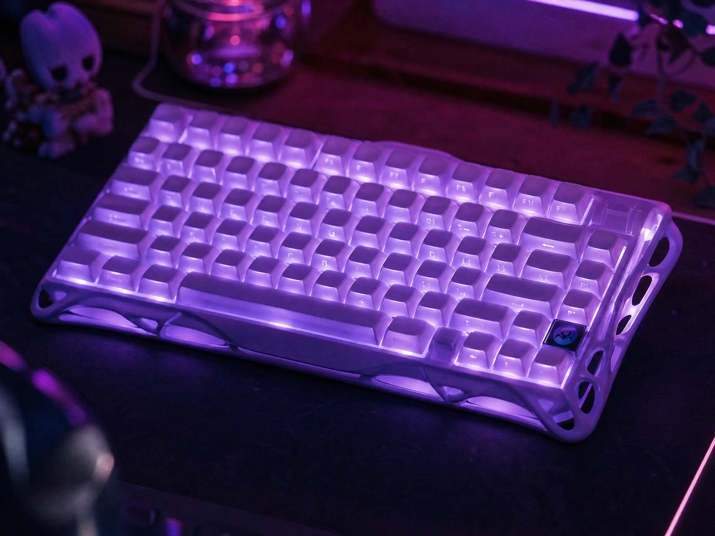 Lavender purple wireless mechanical keyboard with soft RGB
